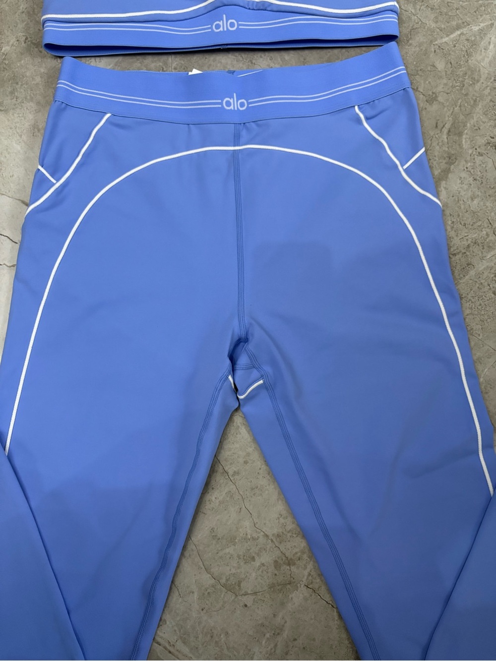 ALO Yoga Periwinkle Blue High-Waist Leggings & Sports Bra Set - Picture 5 of 5